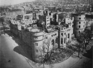 Das kriegszerstörte Alte Schloss in Stuttgart 1945