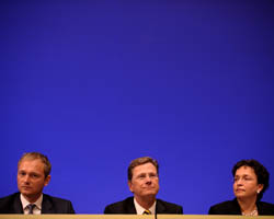 Christoph Lindner, Guido Westerwelle und Birgit Homburger (von links), Foto: ddp